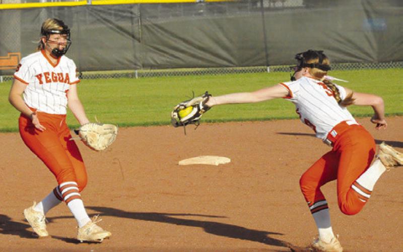 SOMERVILLE’S AUBREY FLENCHER snags a line drive for an out during the Somerville-North Zulch game last week. Tribune photo by Denise Squier