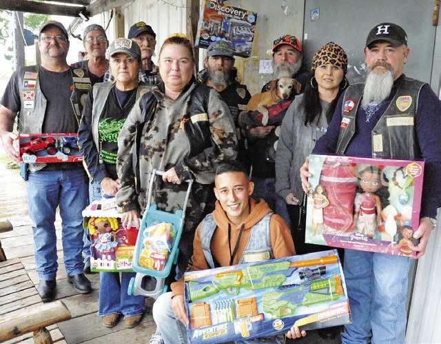 Line Riders Motorcycle Club revs up for toy drive | Burleson County Tribune