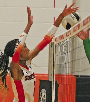 SOMERVILLE’S KARYS ELLIS dominates the net during the Lady Yeguas’ win over Hempstead on Friday at the elementary gym.