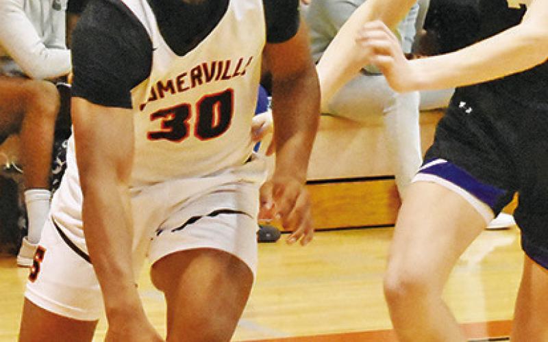 SOMERVILLE’S KEKE Daniels dribbles the ball. -- Tribune photo by Roy Sanders