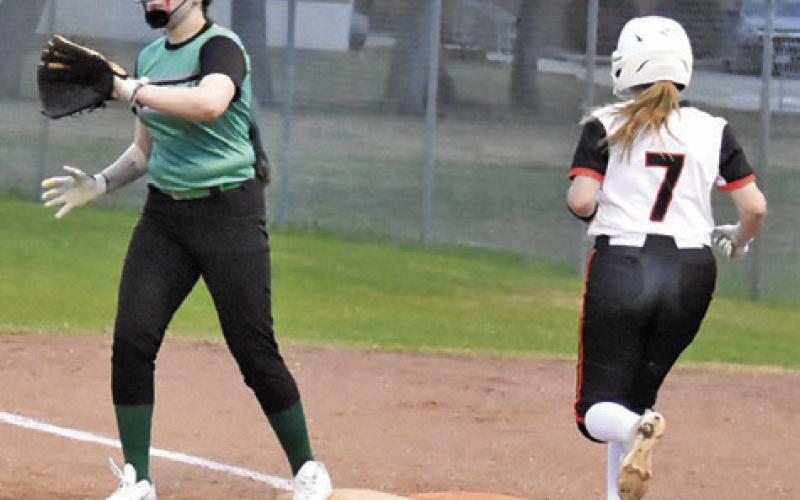 SOMERVILLE’S AUDREY SCHOENBERG outruns the throw at first during the Lady Yeguas’ win over Hempstead on Friday at Lady Yegua Field. Tribune photo by Roy Sanders