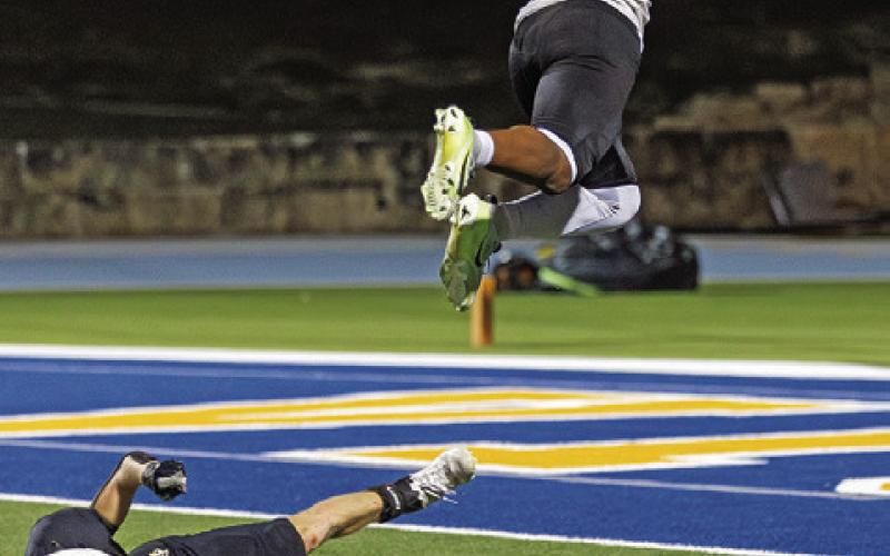 JA’KEITH DANIELS scored a TD for Somerville for his final run as a Somerville Yegua as time expired against Junction. See story page 3B. Photo courtesy of Katie Klingler