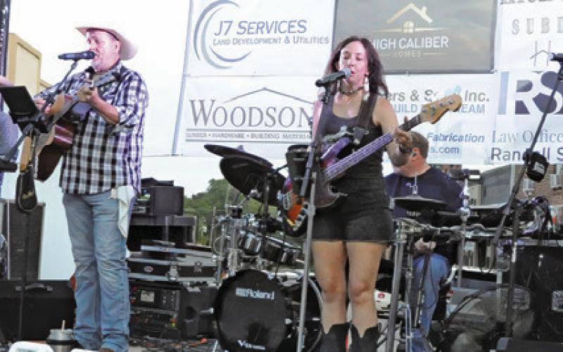 PEOPLE’S CHOICE BAND FROM AUSTIN provided the featured entertainment for last Saturday night’s “Summer Concert Series,” hosted by Main Street Caldwell. Tribune photo by Denise Squier