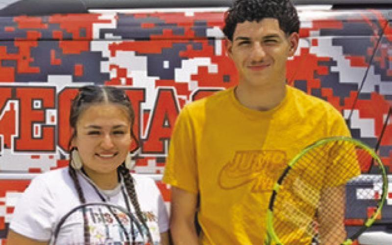 Munoz, Williams compete at regionals