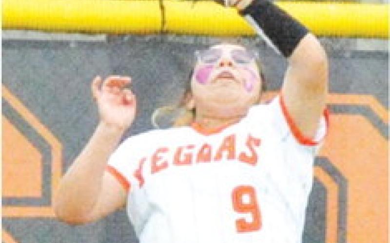 WENDY PEREZ CATCHES a fly ball in center field during the Snook-Somerville game last Friday.