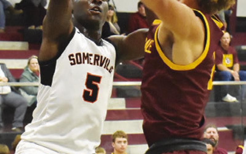 KEITH CRAWFORD of Somerville takes this shot against Thorndale in the Yeguas’ win. Tribune photo by Roy Sanders