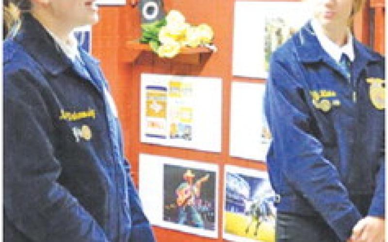 KELLY URBANOVSKY, Caldwell FFA vice president, speaks about the FFA’s exhibit during the chapter’s October meeting Monday.