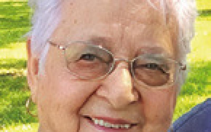 Dallia Mae Paschall Junek