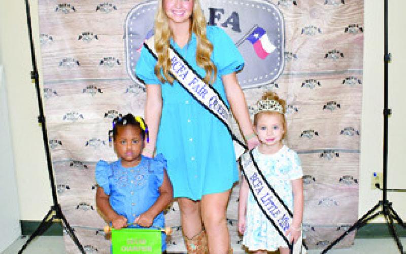 KAYLANI McDANIEL WON grand champion for children’s horticulture, succulents and cacti. She is joined by Burleson County Fair Queen Hadleigh Novosad and Little Miss Avery Grace Freeman.