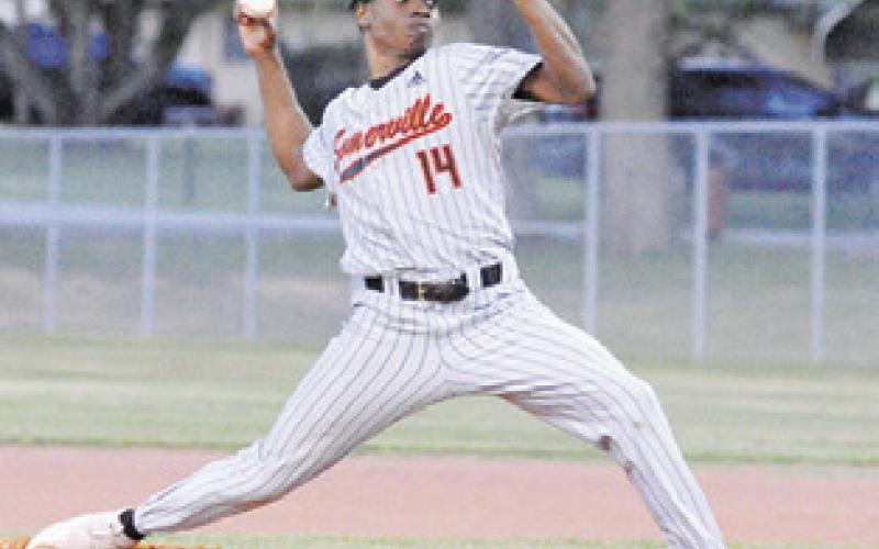 CALEB HANKS of Somerville hurls this pitch in the Fayetteville game last Wednesday. -- Tribune photo by Denise Squier