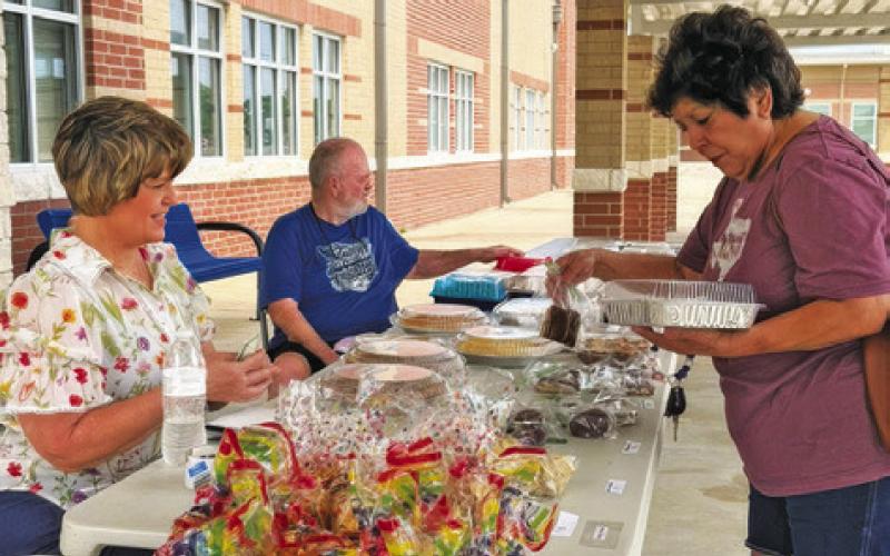 THE SNOOK EDUCATION FOUNDATION held a “grab-and-go” lunch fundraiser on Sunday on the district campus with a bake sale.