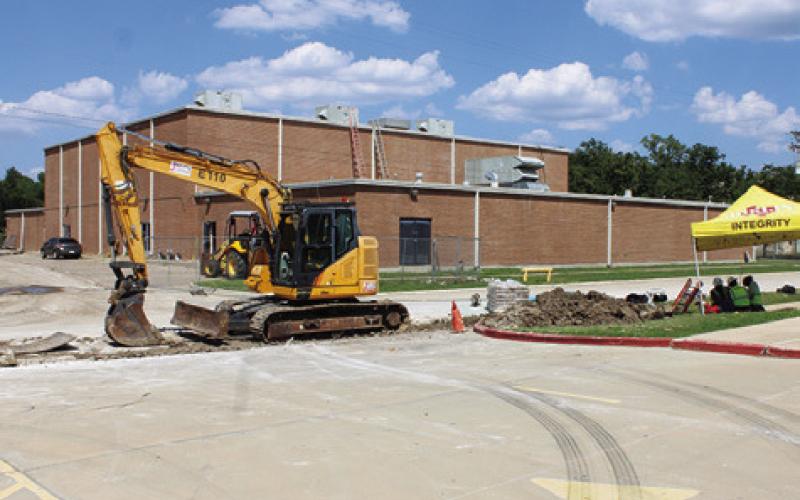 BOND CONSTRUCTION CONTINUES at Somerville Independent School District along Ave. L in Somerville. Photo courtesy of Benjamin Peck, SISD