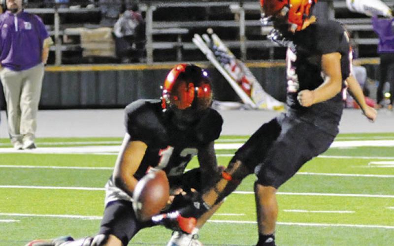 ULY PEREZ-Mendez kicks a long field goal against D’Hanis in the bi-district playoff. Tribune photo by Denise Squier