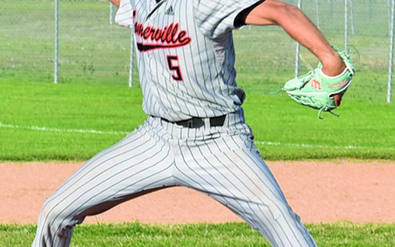 SOMERVILLE’S KYLE Brooks pitched Game 1 of a double-header against rival Snook. Tribune photo by Roy Sanders