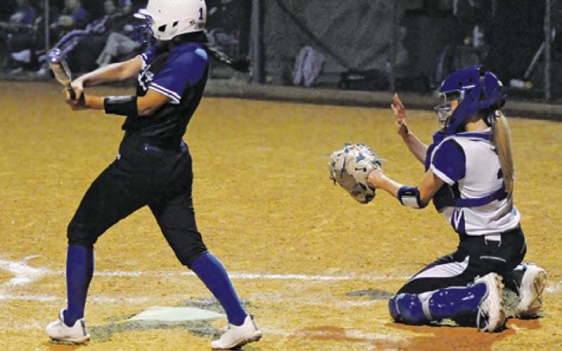 SNOOK’S LESLY VASQUEZ bats during Snook’s home game against Mumford last Friday night. Tribune photo by Denise Squier