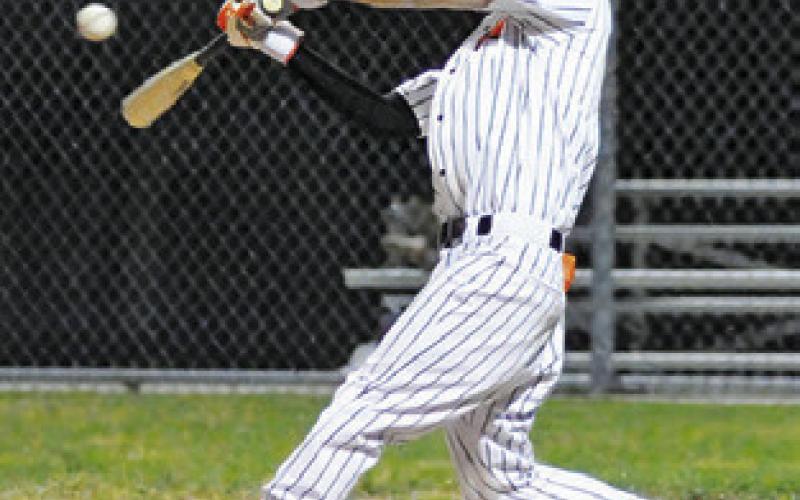 BARRETT HOWE of Somerville bats against Fayetteville. -- Tribune photo by Denise Squier