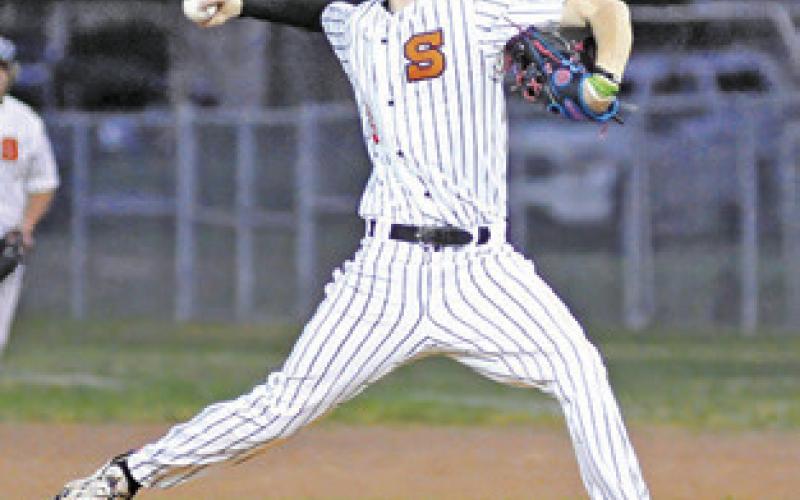 BARRETT HOWE OF Somerville pitches against Fayetteville last Wednesday.