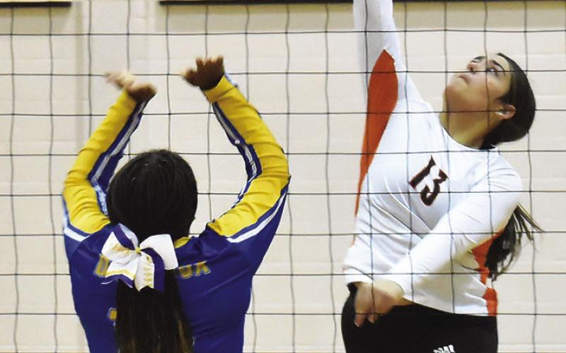 SOMERVILLE’S GRACEE GREIFFENSTEIN gets a kill for the Lady Yeguas during the Somerville-Dime Box match last week. Tribune photo by Roy Sanders