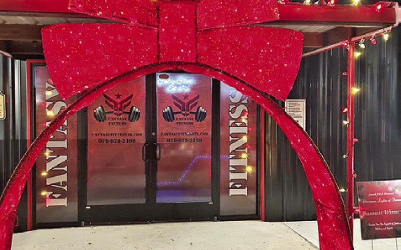 FANTASY FITNESS WON first place in the business category of Snook EEA’s “Christmas Lights of Snook.”