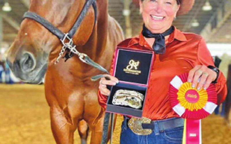 Lazo earns reserve champ at Pinto Worlds