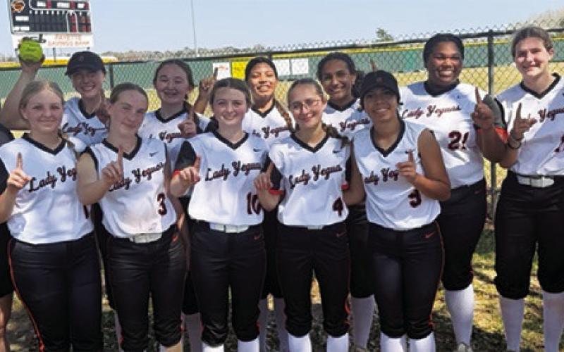 Lady Yeguas go 4-0 at Schulenburg Tourney