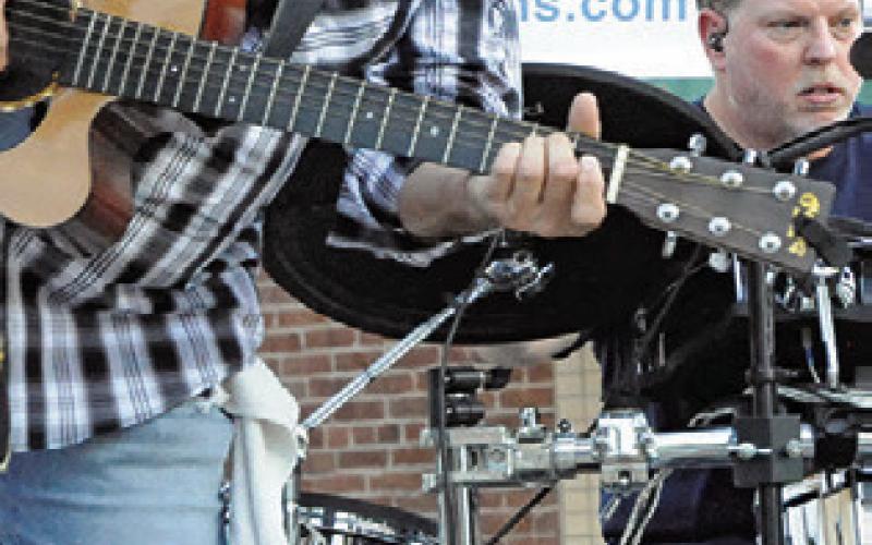 PEOPLE’S CHOICE BAND entertained the crowd at last Saturday night’s “Summer Concert Series,” hosted by Main Street Caldwell. Tribune photo by Denise Squier