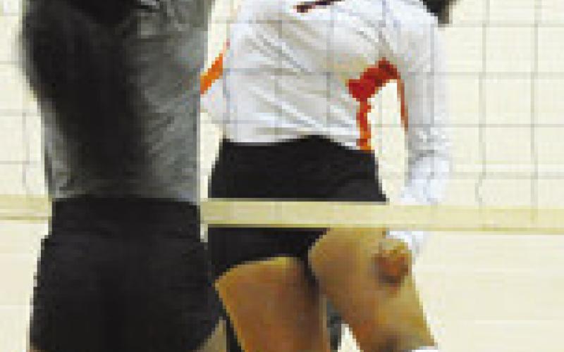 EMMA WILLIAMS gets a kill during the Somerville-Hempstead match last Friday. Tribune photo by Denise Squier