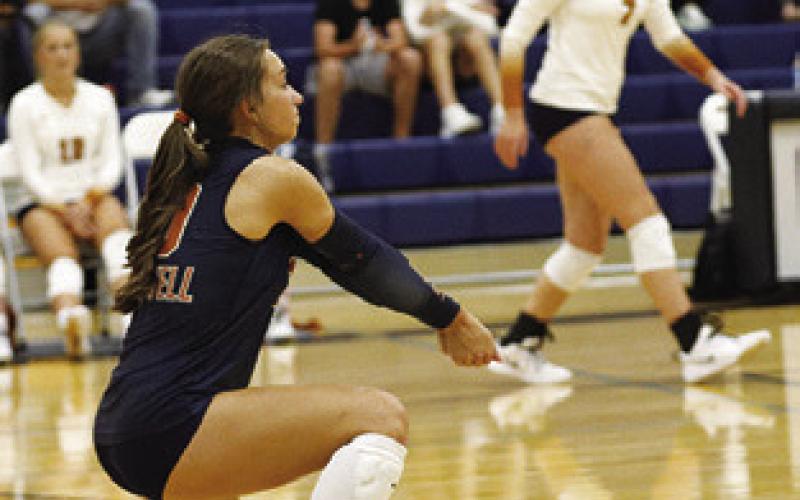 Caldwell’s Eastepp reaches 1,000 digs