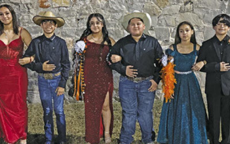 SOMERVILLE’S HOMECOMING COURT included dukes and duchesses from the intermediate school. Those included: fifth-grade: Wyatt Mc-Donald and Aaniyah Gentry; sixth-grade: Joshua Figueroa and Yuliana Aguilar; seventh-grade: Chance Alejandro and Kaylee Gentry. Tribune photo by Denise Squier