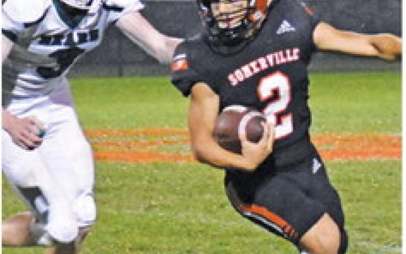 SOMERVILLE QUARTERBACK IAN Teague carries the ball against Brentwood Christian School. -- Tribune photo by Roy Sanders