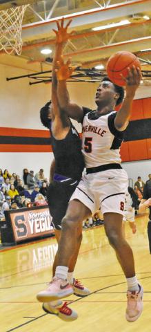 KEITH CRAWFORD of Somerville takes a shot against Mumford in the regular season finale. -- Tribune photo by Roy Sanders