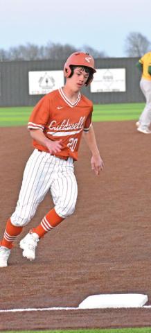 CALDWELL’S CONOR Lee runs to third base last Friday against Lexington.
