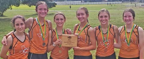THE CALDWELL JUNIOR HIGH SCHOOL cross country team won the team title in the girls’ junior high division at the Lexington Cross Country Small School Showdown last weekend.