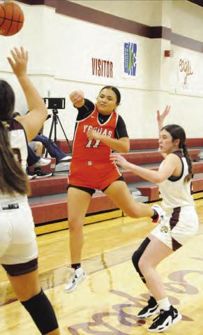 SOMERVILLE’S VIVIANNA MUNOZ passes the ball to a teammate during the Lady Yeguas’ road loss to Milano last Friday night.