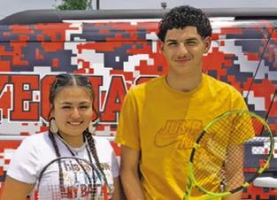 Munoz, Williams compete at regionals