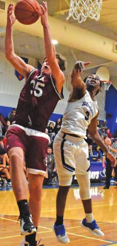 Snook falls to Iola, defeats Burton
