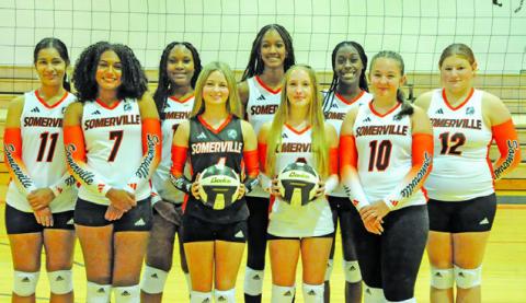 Lady Yeguas on the hunt for district title