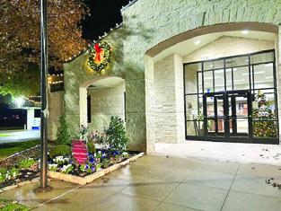 CITIZENS STATE Bank of Snook placed first in the business category for the Snook EEA Christmas Lights contest.