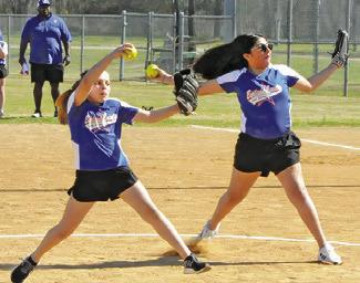 Lady Hornets go 4-1 at Taylor Tourney
