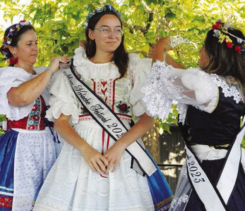 Thousands swarm Caldwell for annual Kolache Festival