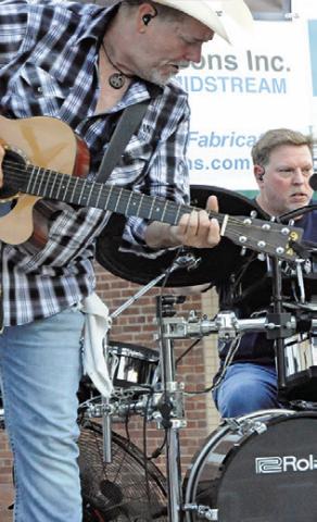 PEOPLE’S CHOICE BAND entertained the crowd at last Saturday night’s “Summer Concert Series,” hosted by Main Street Caldwell. Tribune photo by Denise Squier