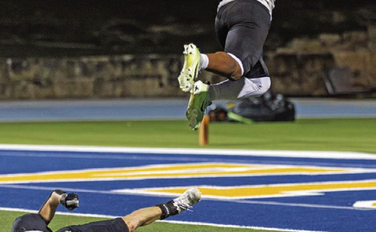 JA’KEITH DANIELS scored a TD for Somerville for his final run as a Somerville Yegua as time expired against Junction. See story page 3B. Photo courtesy of Katie Klingler