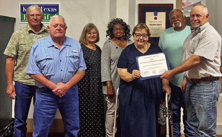 COMMISSIONERS RECOGNIZE THE Burleson County Historical Commission for their efforts and their 2025 Distinguished Service Award. Tribune photo by Sabine Lazo
