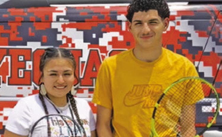 Munoz, Williams compete at regionals