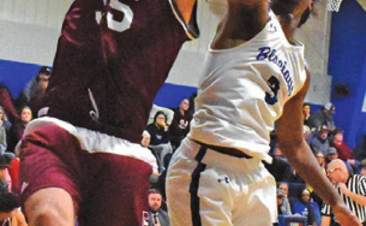 Snook falls to Iola, defeats Burton