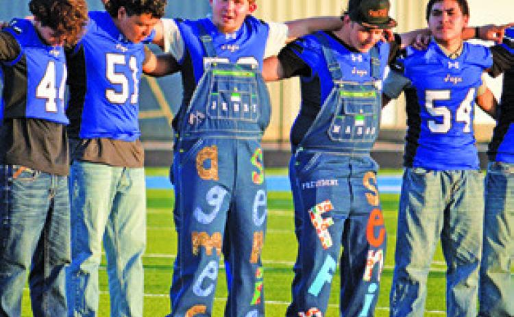 SNOOK FOOTBALL PLAYERS showed their school spirit at last week’s “Meet the Bluejays” at Bluejay Stadium. Tribune photo by Kimberly Hutcheson