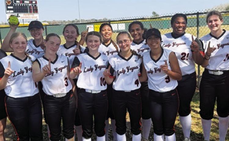 Lady Yeguas go 4-0 at Schulenburg Tourney