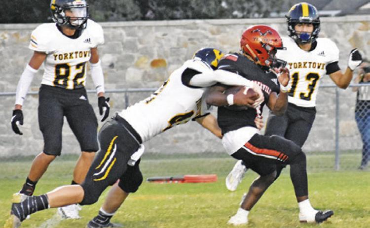 SOMERVILLE’S HERSCHEL CONWAY makes a catch last Friday against Yorktown. -- Tribune photo by Roy Sanders